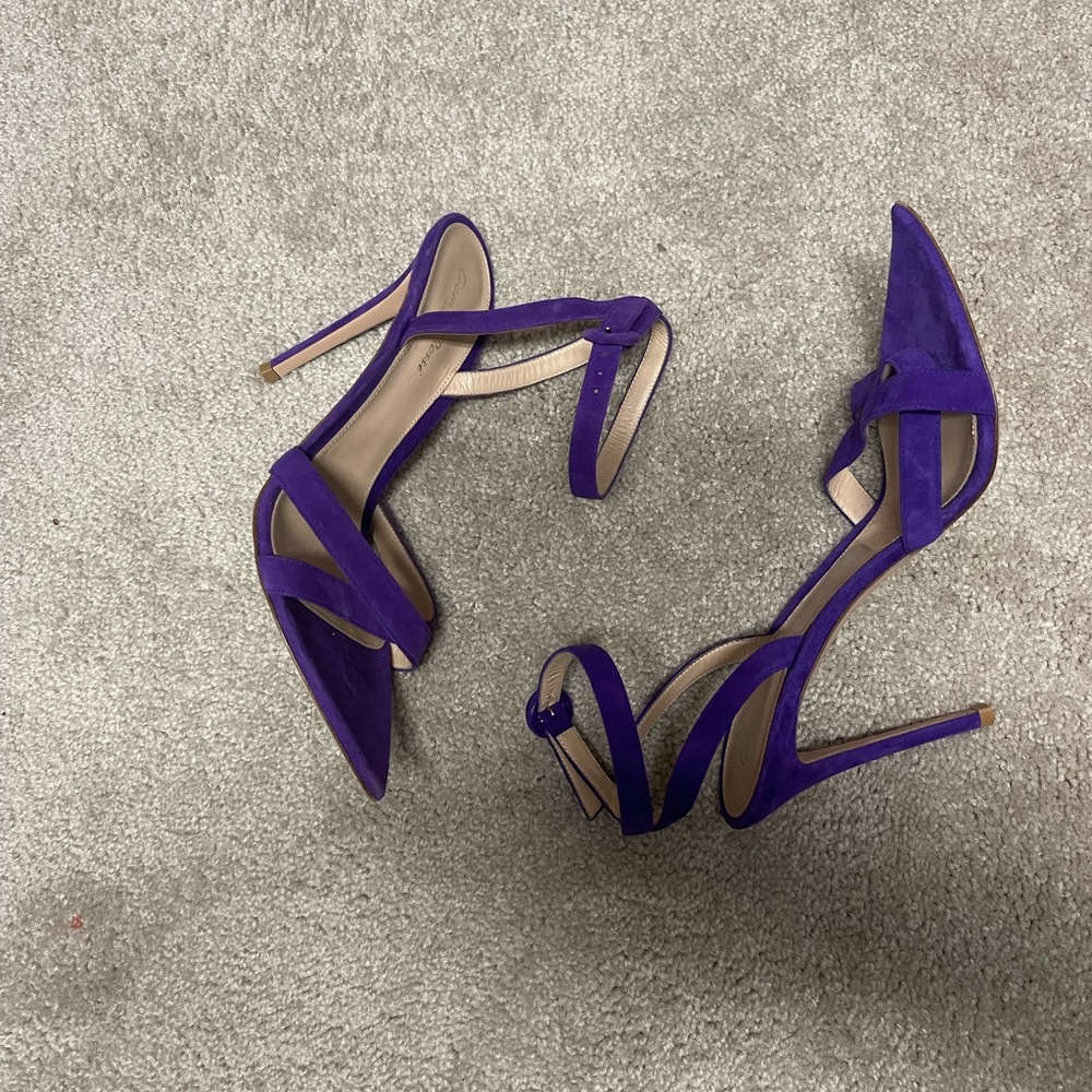 Brand New Purple Gianvito Rossi pointy toe sandal